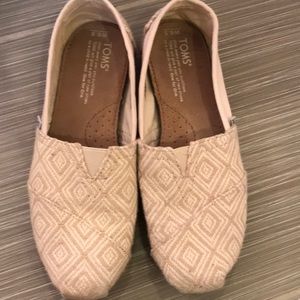 Toms tan shoes